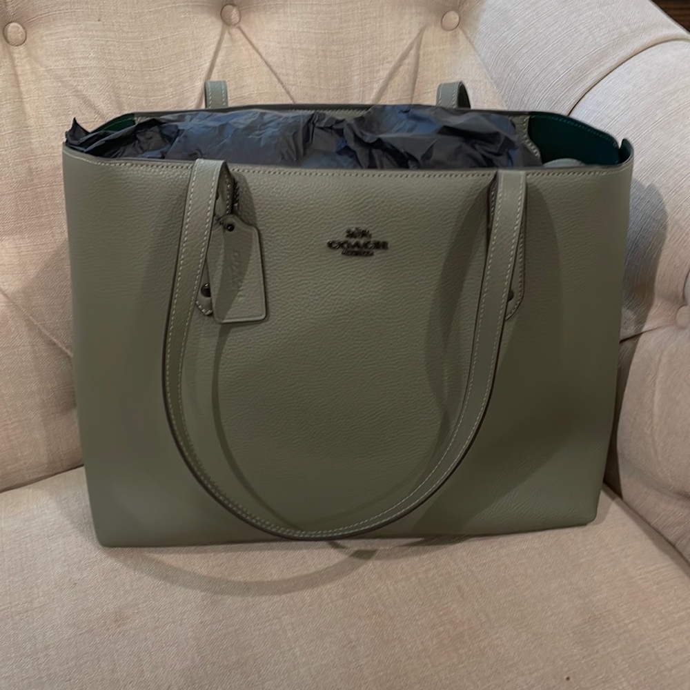 Coach tote like new!
